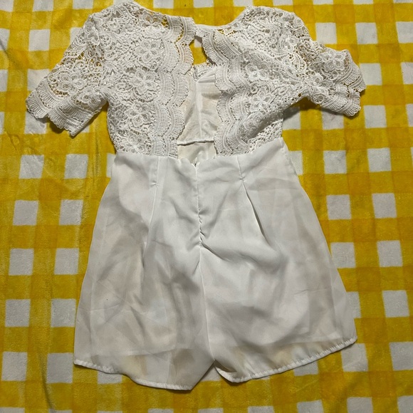 White romper - Picture 7 of 8